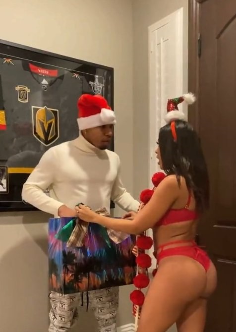 Luna Star – She Gave me Anal for Christmas